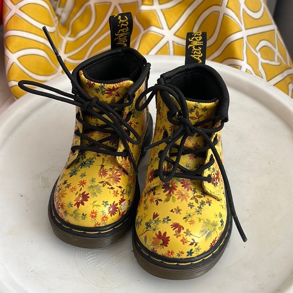 Dr. Martens Other - Dr Martens 1460 for little feet